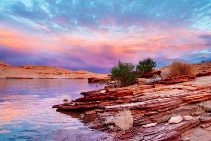 Landscape, Lake Powell, Moss Image, Moab Photographer, lake with cliffs and bushes